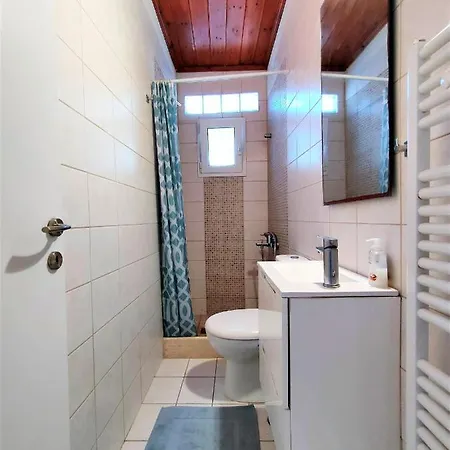 Casa Lagoo بيت للعطل *